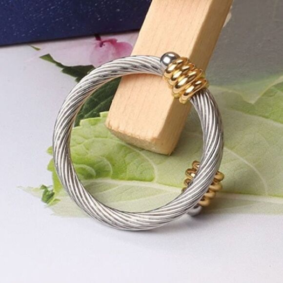 NEW Retro Twisted Cable Ring - Picture 7 of 12